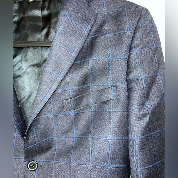 Michael Kors- size 16R navy plaid suit set. Like new - Picture 16 of 16